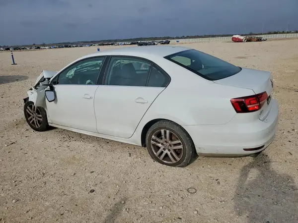 3VW2B7AJ7HM345065 2017 VOLKSWAGEN JETTA - Image 2