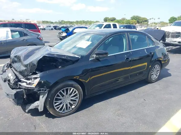 3VW2B7AJ7HM365512 2017 VOLKSWAGEN JETTA - Image 2