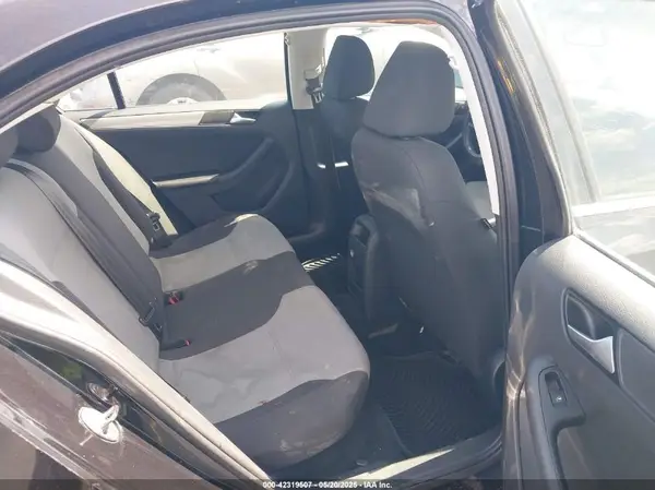 3VW2B7AJ7HM365512 2017 VOLKSWAGEN JETTA - Image 8