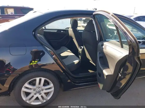 3VW2B7AJ7HM370306 2017 VOLKSWAGEN JETTA - Image 8