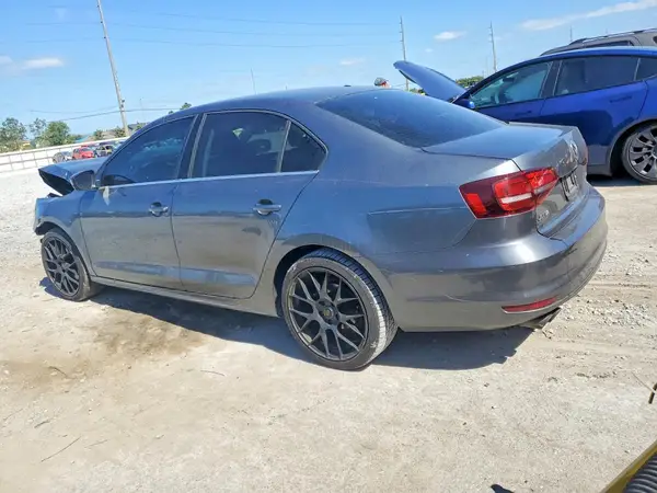 3VW2B7AJ7HM372217 2017 VOLKSWAGEN JETTA - Image 2