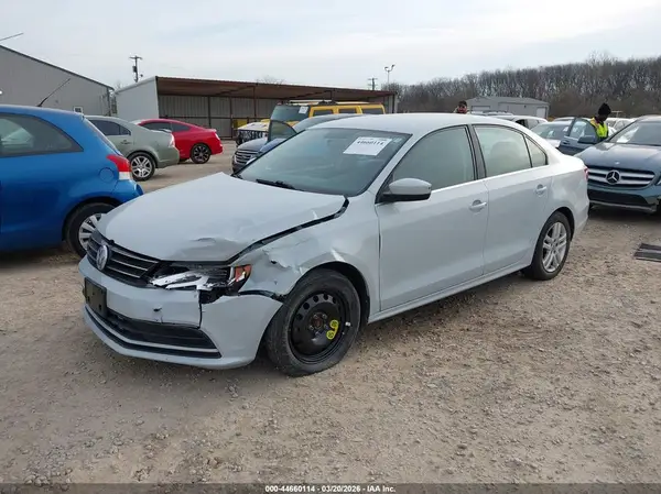 3VW2B7AJ7HM380723 2017 VOLKSWAGEN JETTA - Image 2