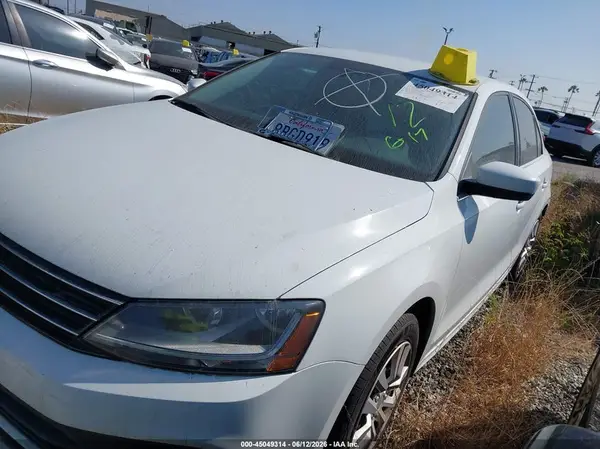3VW2B7AJ7HM396159 2017 VOLKSWAGEN JETTA - Image 2