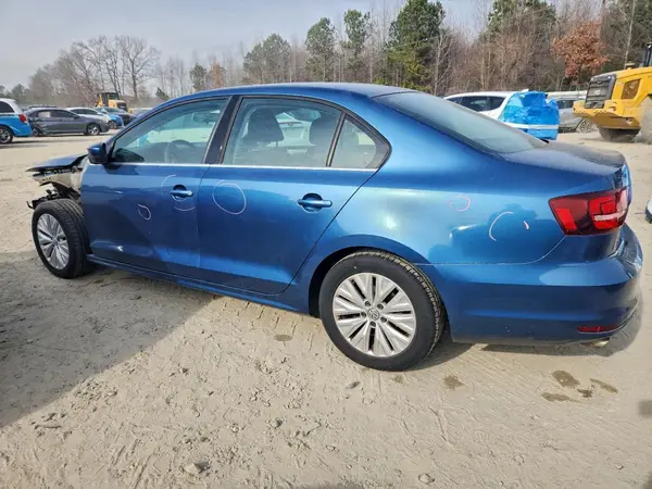 3VW2B7AJ7HM397411 2017 VOLKSWAGEN JETTA - Image 2