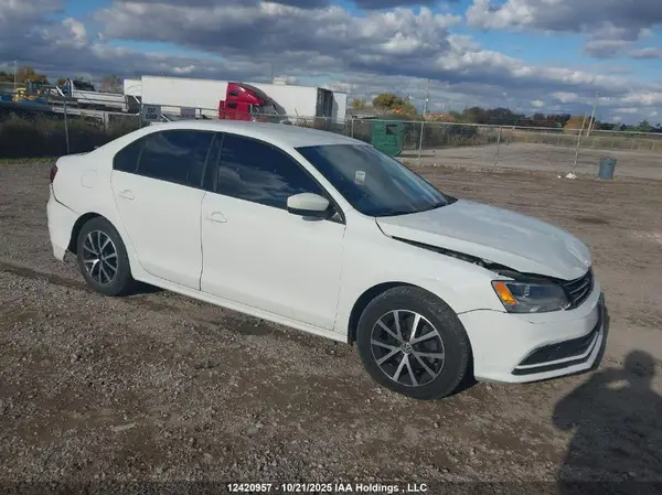 3VW2B7AJ7HM397876 2017 VOLKSWAGEN JETTA - Image 1