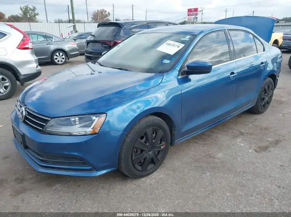 3VW2B7AJ7HM402784 2017 VOLKSWAGEN JETTA - Image 2