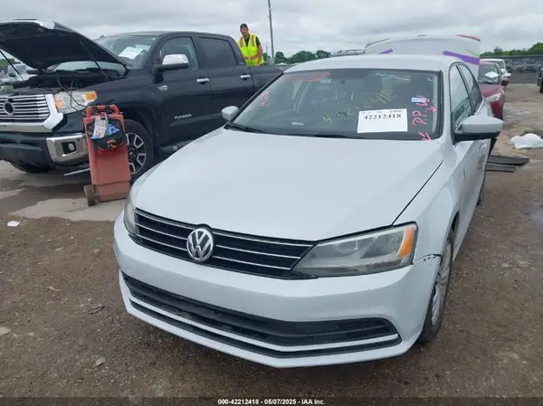 3VW2B7AJ7HM407192 2017 VOLKSWAGEN JETTA - Image 2