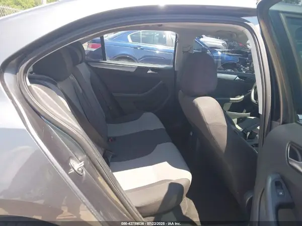 3VW2B7AJ7HM411467 2017 VOLKSWAGEN JETTA - Image 8