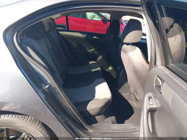 3VW2B7AJ7HM411646 2017 VOLKSWAGEN JETTA - Image 8
