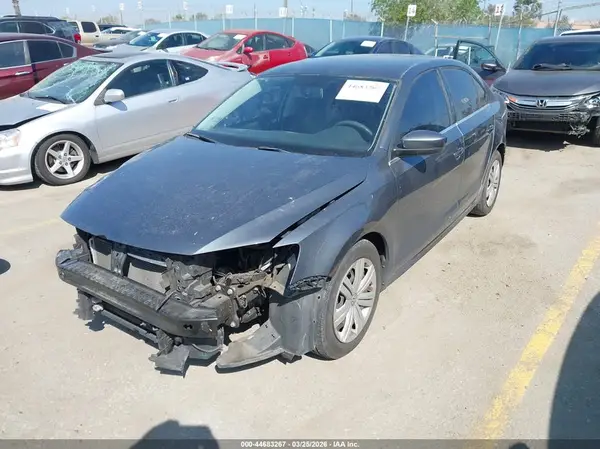 3VW2B7AJ7HM415969 2017 VOLKSWAGEN JETTA - Image 2