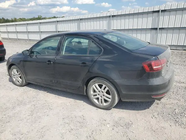 3VW2B7AJ7JM206608 2018 VOLKSWAGEN JETTA - Image 2