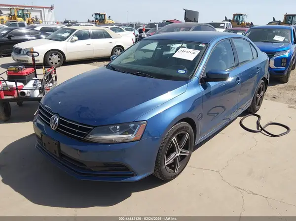 3VW2B7AJ7JM218564 2018 VOLKSWAGEN JETTA - Image 2