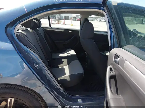 3VW2B7AJ7JM218564 2018 VOLKSWAGEN JETTA - Image 8