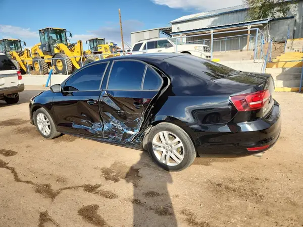 3VW2B7AJ7JM219228 2018 VOLKSWAGEN JETTA - Image 2