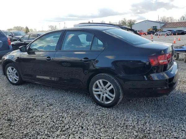 3VW2B7AJ7JM219259 2018 VOLKSWAGEN JETTA - Image 2
