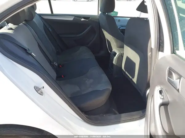 3VW2B7AJ7JM223800 2018 VOLKSWAGEN JETTA - Image 8