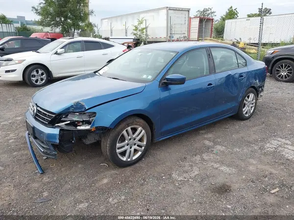 3VW2B7AJ7JM229676 2018 VOLKSWAGEN JETTA - Image 2