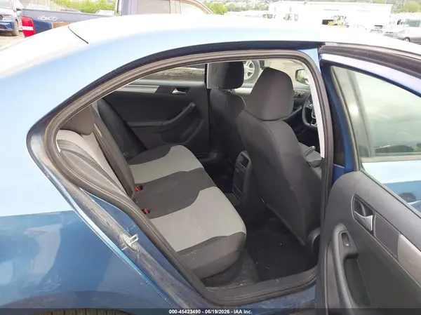 3VW2B7AJ7JM229676 2018 VOLKSWAGEN JETTA - Image 8