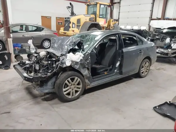 3VW2B7AJ7JM233887 2018 VOLKSWAGEN JETTA - Image 2