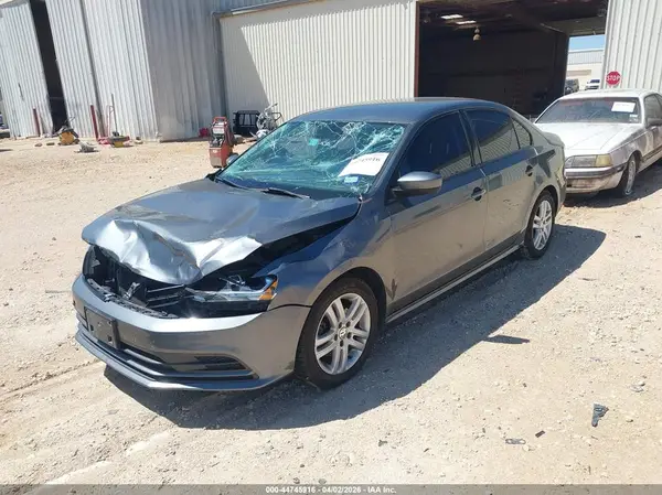 3VW2B7AJ7JM240449 2018 VOLKSWAGEN JETTA - Image 2