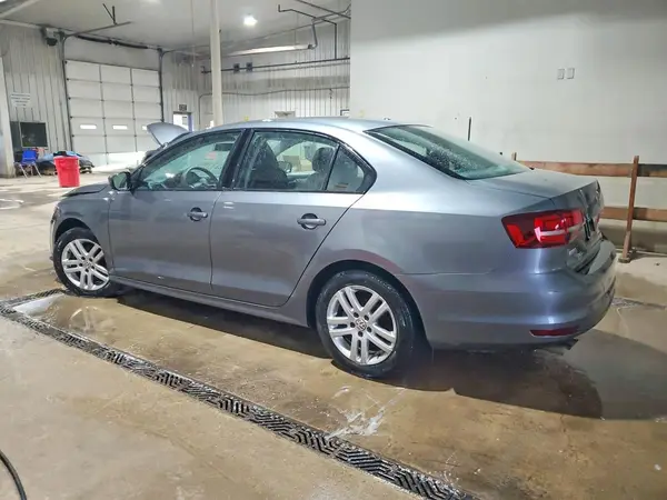 3VW2B7AJ7JM240595 2018 VOLKSWAGEN JETTA - Image 2