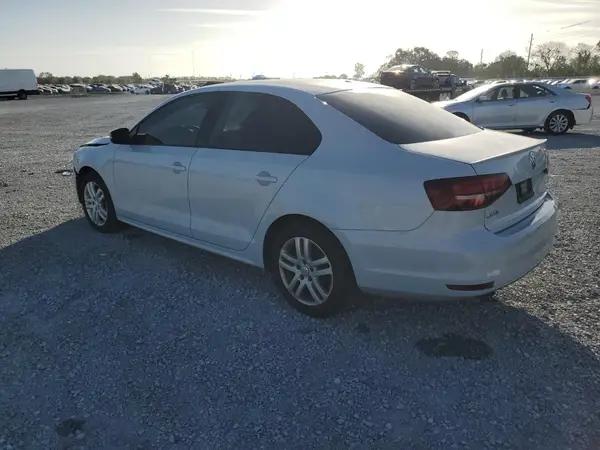 3VW2B7AJ7JM241293 2018 VOLKSWAGEN JETTA - Image 2