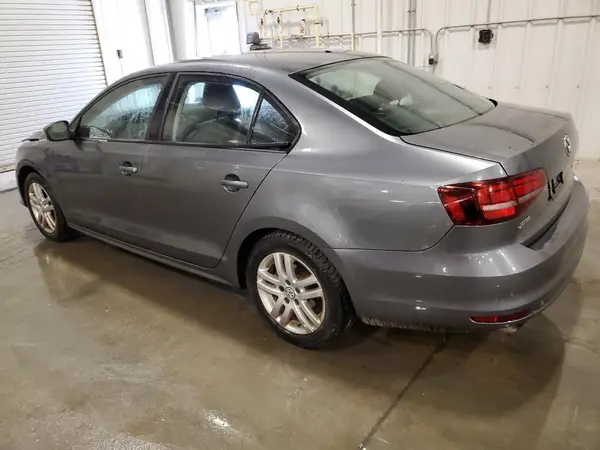 3VW2B7AJ7JM244226 2018 VOLKSWAGEN JETTA - Image 2