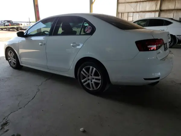 3VW2B7AJ7JM251998 2018 VOLKSWAGEN JETTA - Image 2