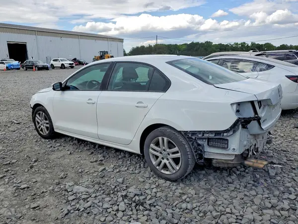 3VW2B7AJ7JM252097 2018 VOLKSWAGEN JETTA - Image 2