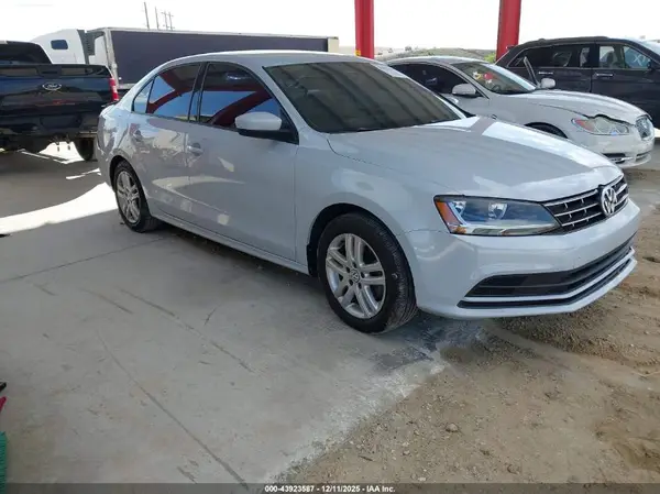 3VW2B7AJ7JM257025 2018 VOLKSWAGEN JETTA - Image 1