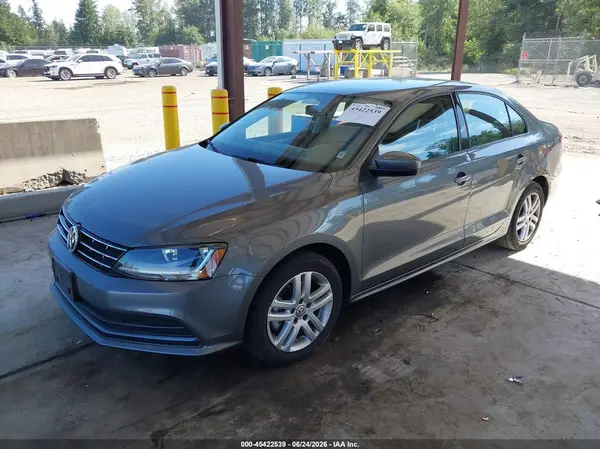 3VW2B7AJ7JM258790 2018 VOLKSWAGEN JETTA - Image 2