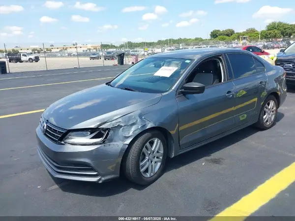 3VW2B7AJ7JM261916 2018 VOLKSWAGEN JETTA - Image 2