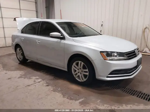 3VW2B7AJ7JM262337 2018 VOLKSWAGEN JETTA - Image 1