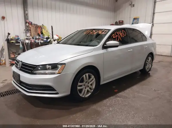 3VW2B7AJ7JM262337 2018 VOLKSWAGEN JETTA - Image 2