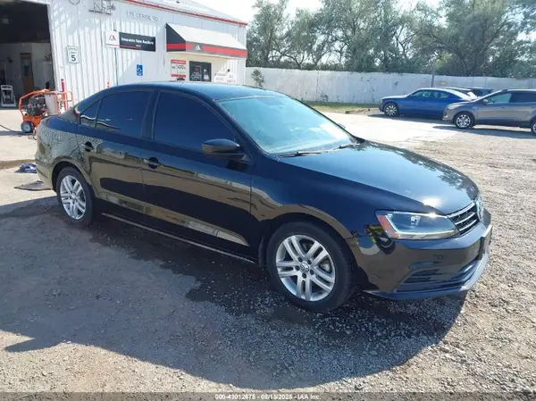 3VW2B7AJ7JM262516 2018 VOLKSWAGEN JETTA - Image 1