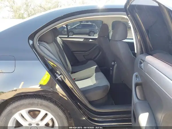 3VW2B7AJ7JM262516 2018 VOLKSWAGEN JETTA - Image 8