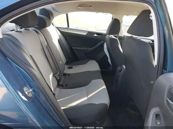 3VW2B7AJ8HM234170 2017 VOLKSWAGEN JETTA - Image 8