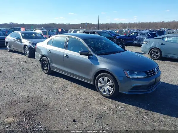 3VW2B7AJ8HM235125 2017 VOLKSWAGEN JETTA - Image 1