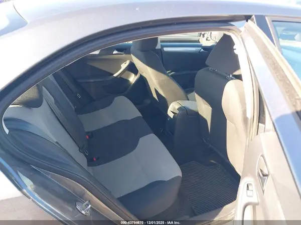 3VW2B7AJ8HM235125 2017 VOLKSWAGEN JETTA - Image 8