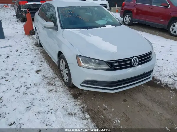 3VW2B7AJ8HM252569 2017 VOLKSWAGEN JETTA - Image 1