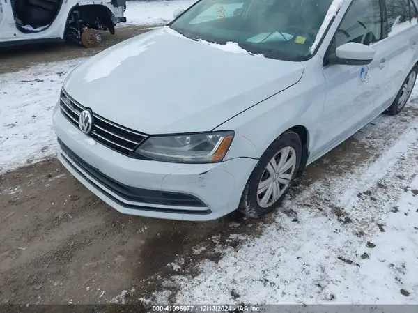 3VW2B7AJ8HM252569 2017 VOLKSWAGEN JETTA - Image 2