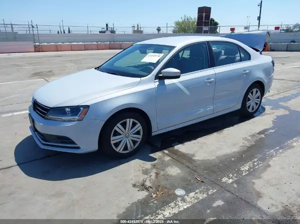 3VW2B7AJ8HM253267 2017 VOLKSWAGEN JETTA - Image 2
