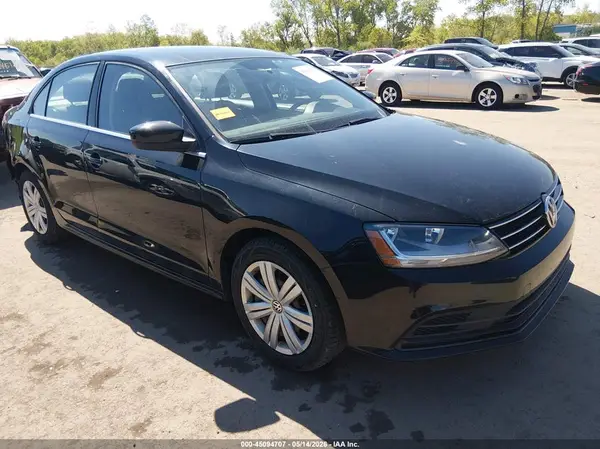 3VW2B7AJ8HM258646 2017 VOLKSWAGEN JETTA - Image 1