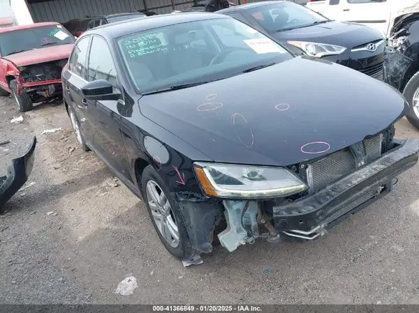 3VW2B7AJ8HM265564 2017 VOLKSWAGEN JETTA - Image 1