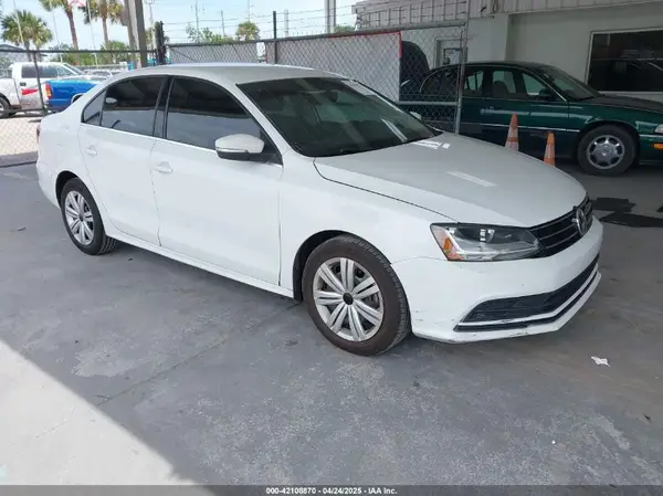 3VW2B7AJ8HM274085 2017 VOLKSWAGEN JETTA - Image 1