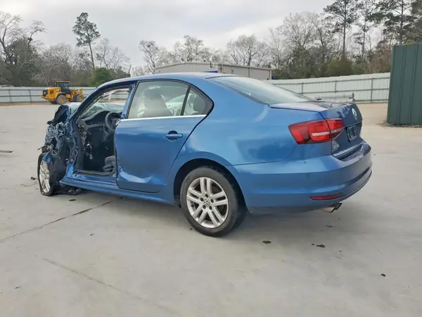 3VW2B7AJ8HM288097 2017 VOLKSWAGEN JETTA - Image 2