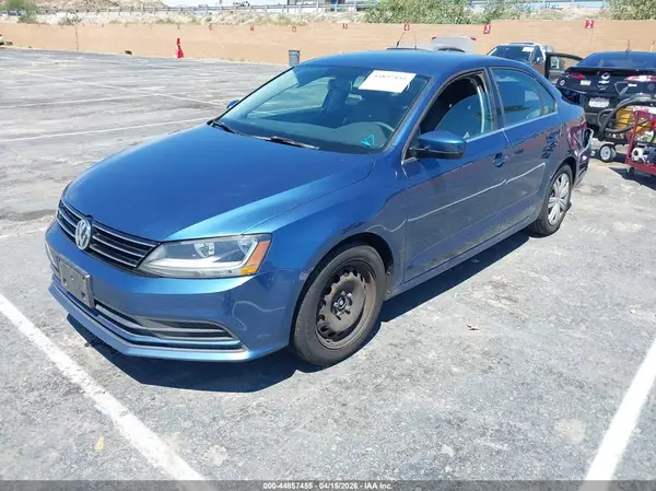 3VW2B7AJ8HM294403 2017 VOLKSWAGEN JETTA - Image 2