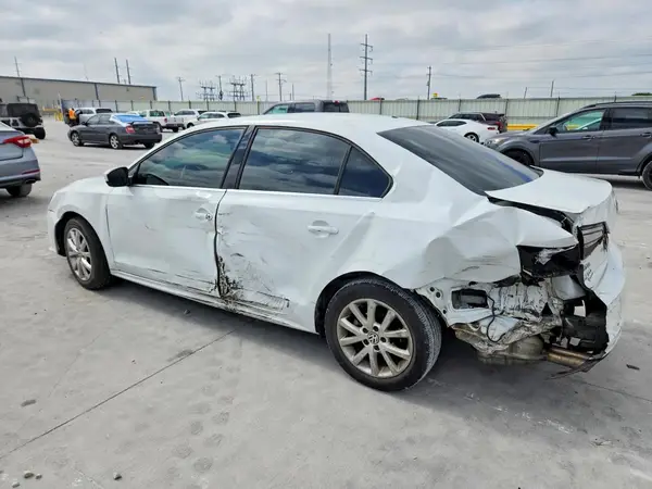 3VW2B7AJ8HM300975 2017 VOLKSWAGEN JETTA - Image 2