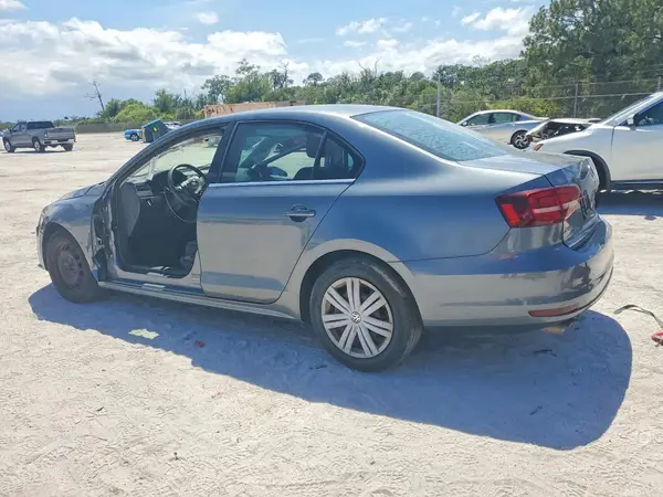 3VW2B7AJ8HM301186 2017 VOLKSWAGEN JETTA - Image 2