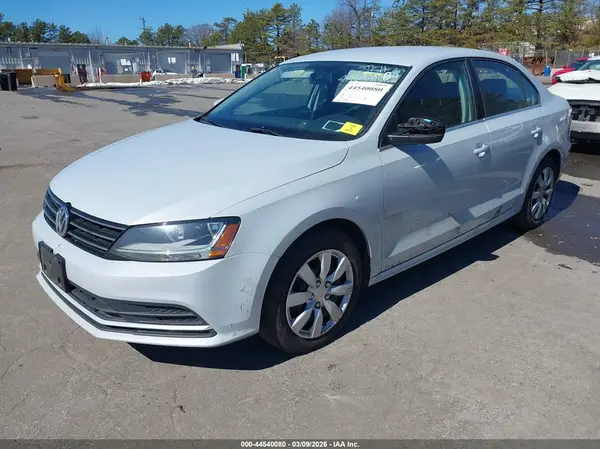 3VW2B7AJ8HM304671 2017 VOLKSWAGEN JETTA - Image 2